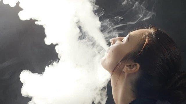 Why xôi lạc.tv trực tiếp is trending again while e-cigarettes and vaping spark fresh health debates online