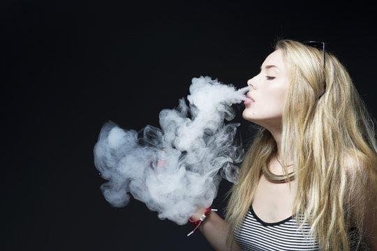 How đá gà trực tiếp campuchia Broadcasts Influence Audiences While e cigarettes effects Raise Health Questions