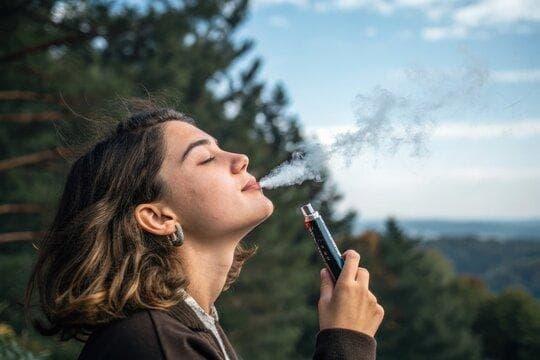 Jednorázová E-cigareta explained a clear description of e-cigarette features, benefits and practical tips Jednorázová E-cigareta explained a clear description of e-cigarette features, benefits and practical tips